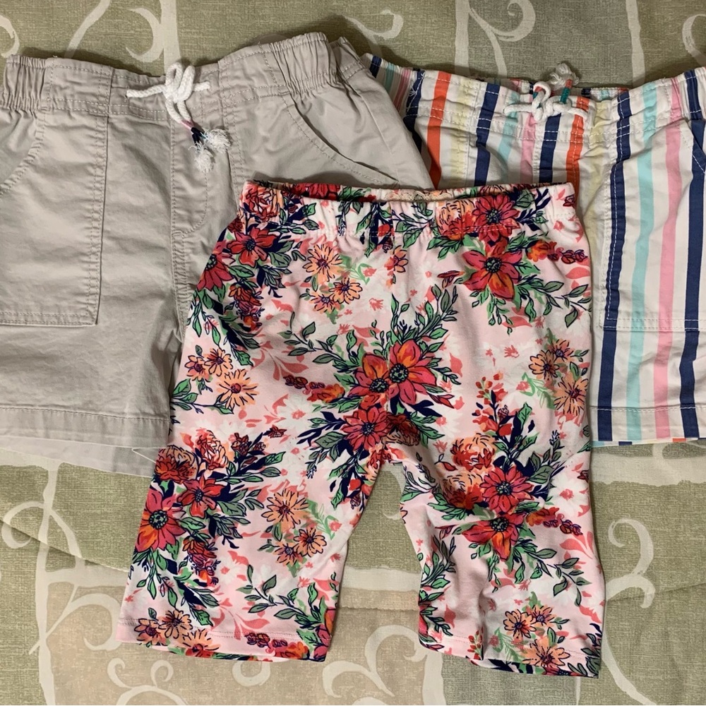 EUC/GUC Bundle 3 Pairs Girls Shorts: Pull-On Tan, Striped, Floral, Sz 7/8